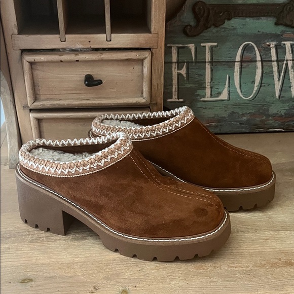 Steve Madden Brixtin Clogs Block Heel Faux Fur Lining Size 7 Boho Stitching - Picture 1 of 9